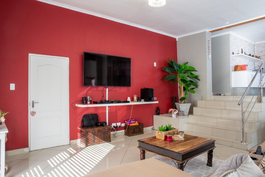 4 Bedroom Property for Sale in Myburgh Park Western Cape